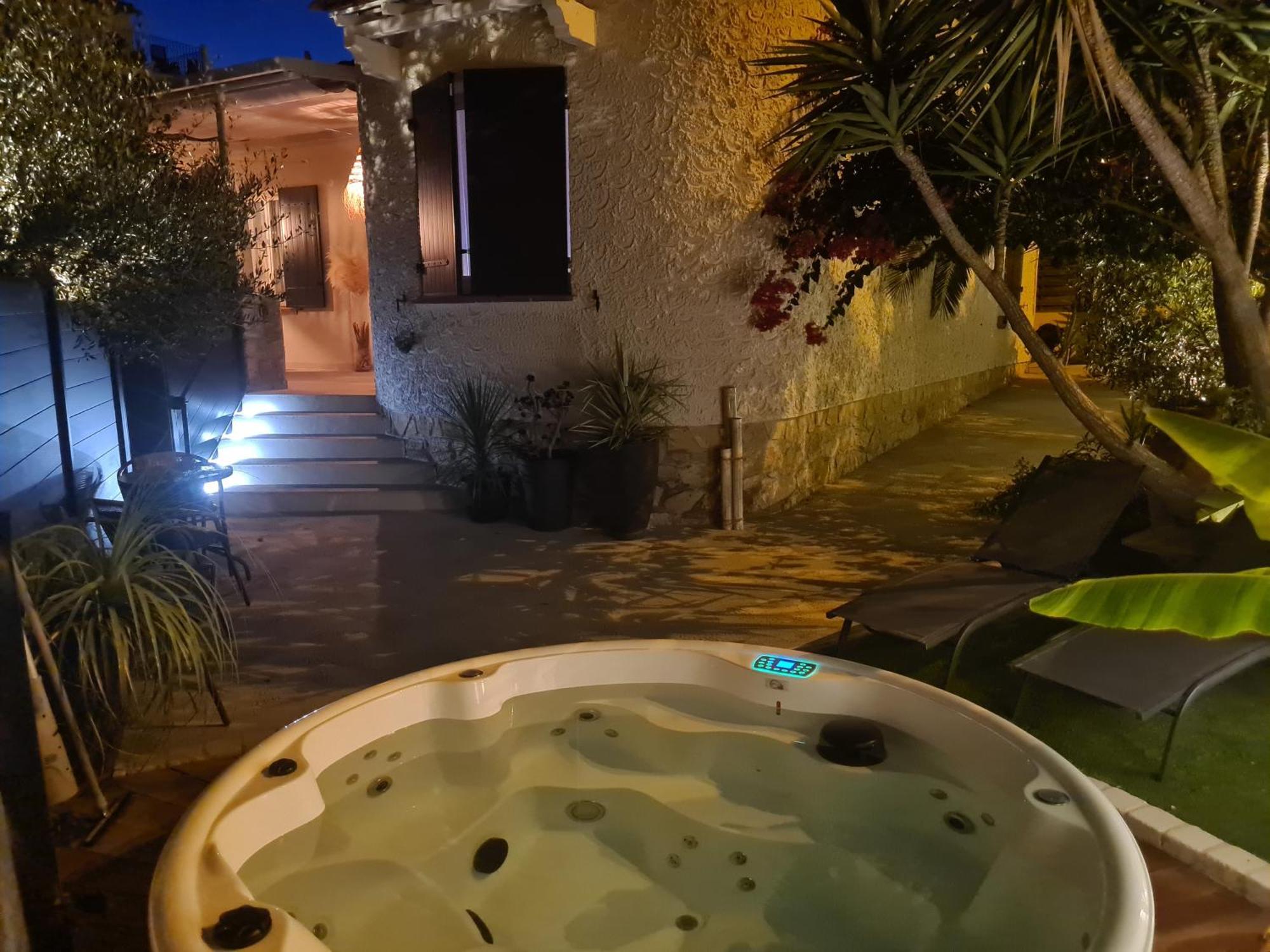L'Oursinade - Jolie Maison Avec Jacuzzi Et Jardin 邦多勒 外观 照片